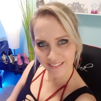 Julia Pink Office