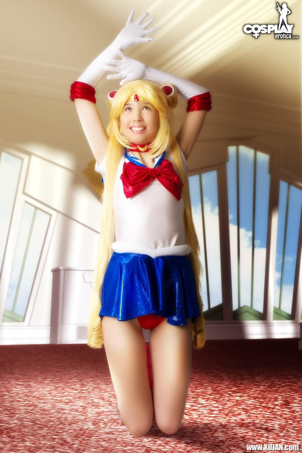 Cosplay girl Stacy is fighting evil by moonlight - Photo #697435