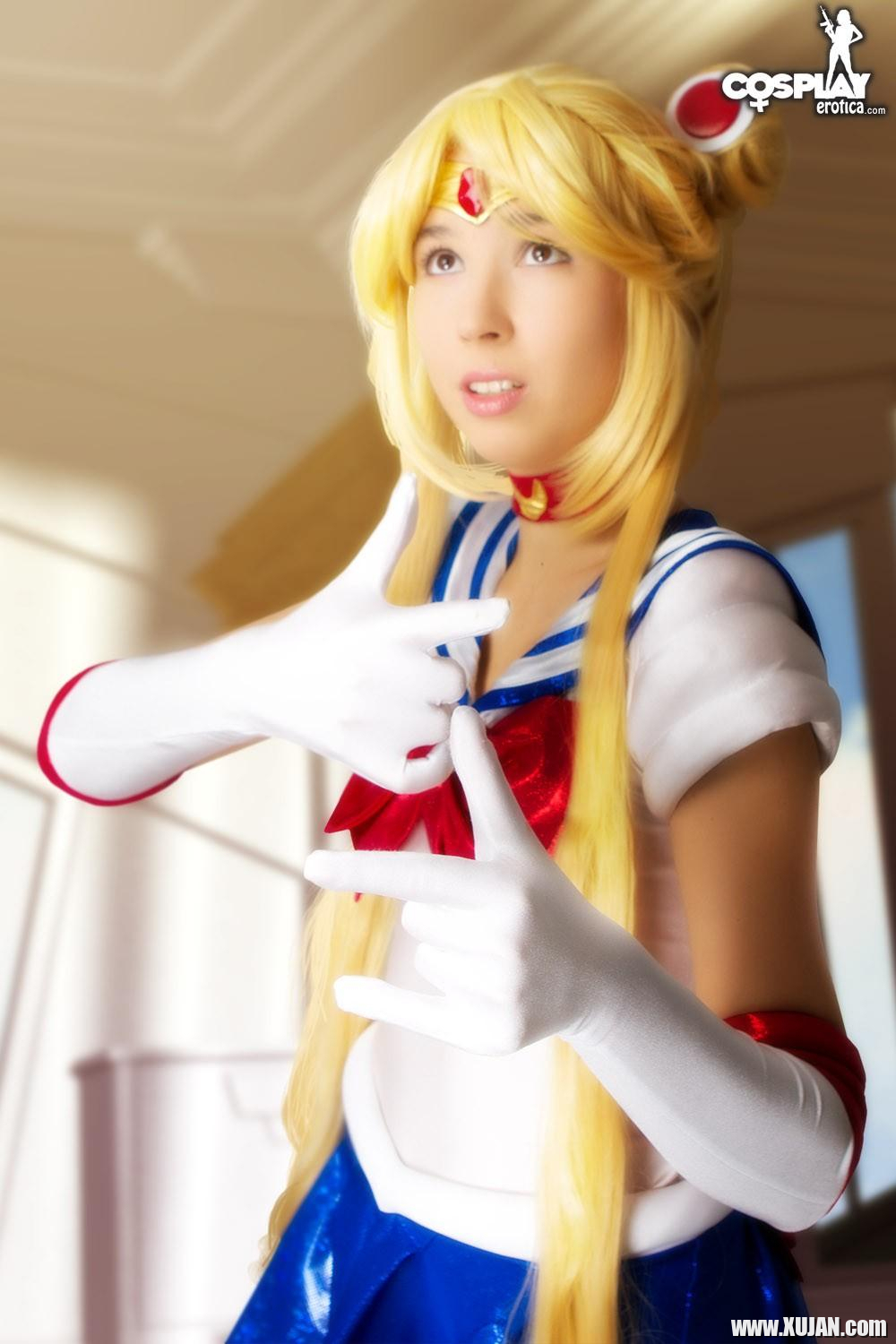 Cosplay girl Stacy is fighting evil by moonlight - Photo #697436