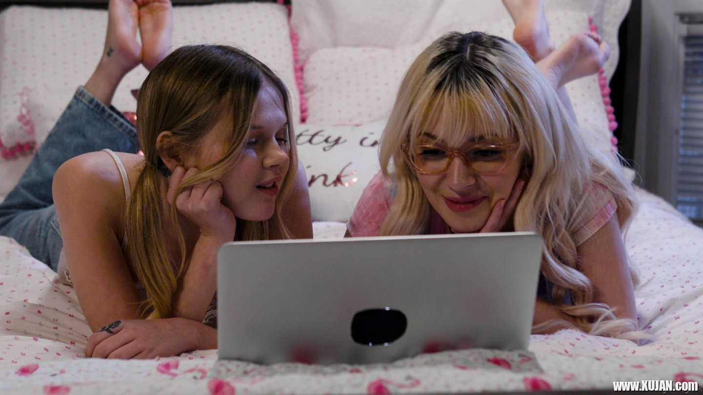 Naughty babes Coco Lovelock and Ava Sinclaire having a lesbian affair - Photo #704986