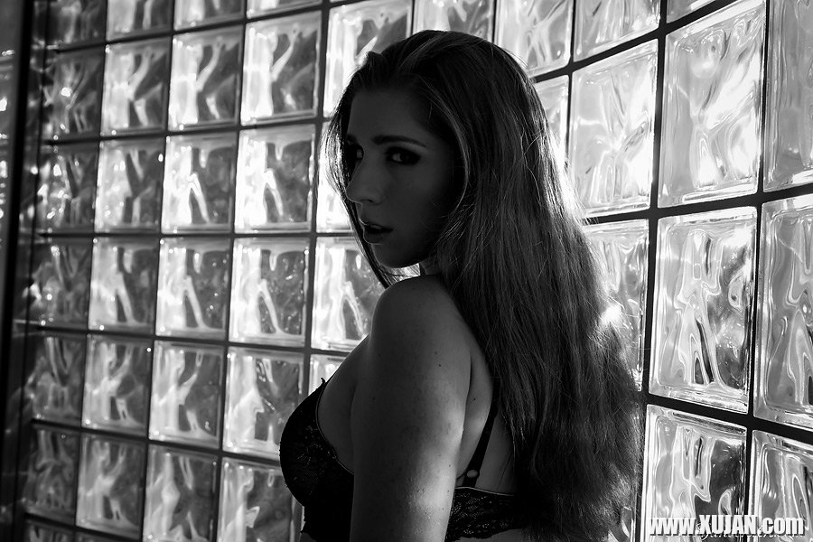 Alex is Artistic In BW as she Spreads It for You - Photo #707301
