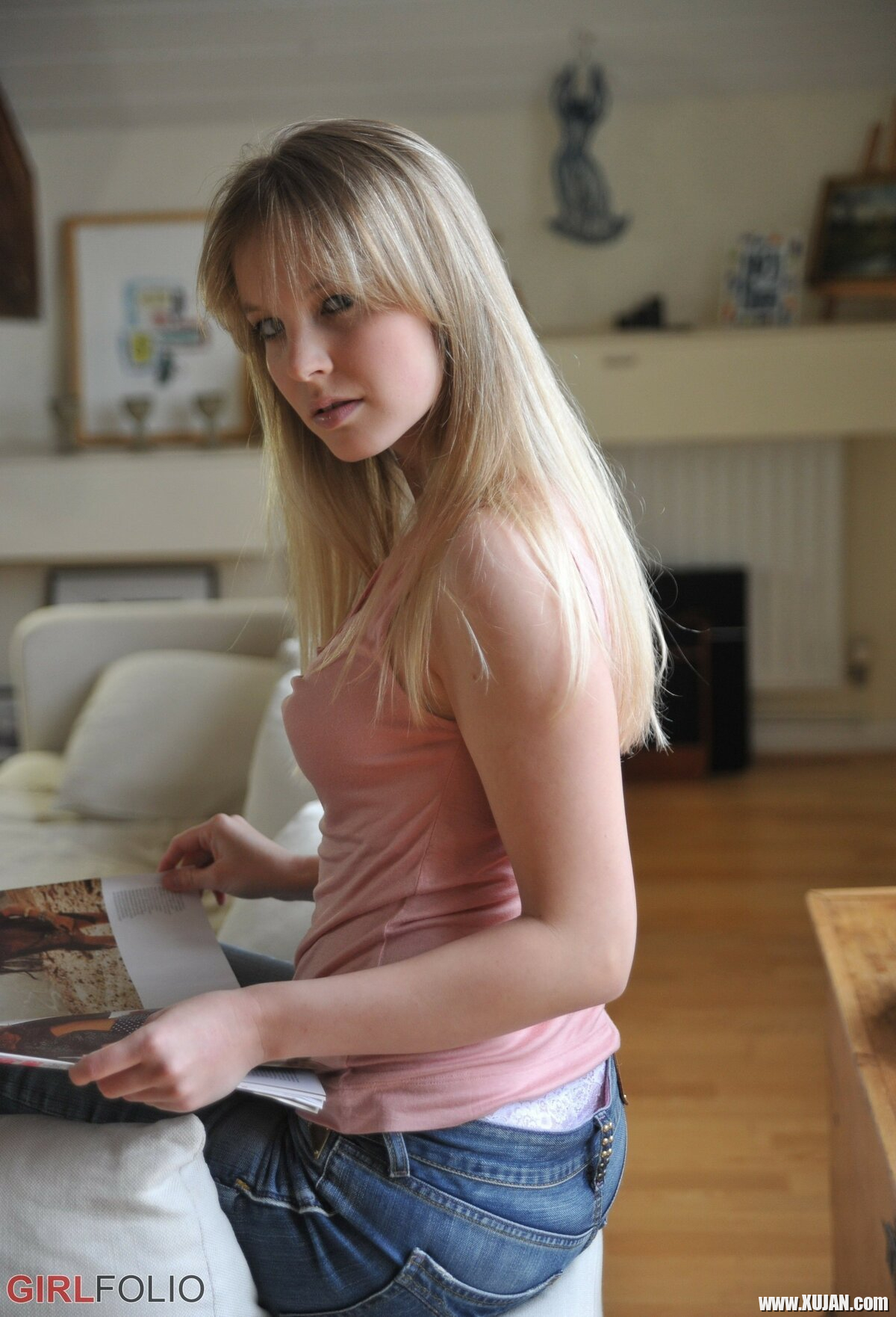 Sweet chick Malisa Moir stripping and posing in white panties - Photo #708442