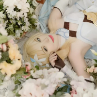 Genshin Impact Lumine Cosplay