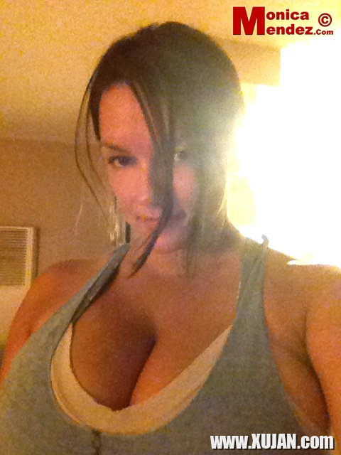 Busty Monica Mendez showing her Boobs on Webcam - Photo #709476