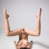 Exotic beauty Alisa I spreads her legs