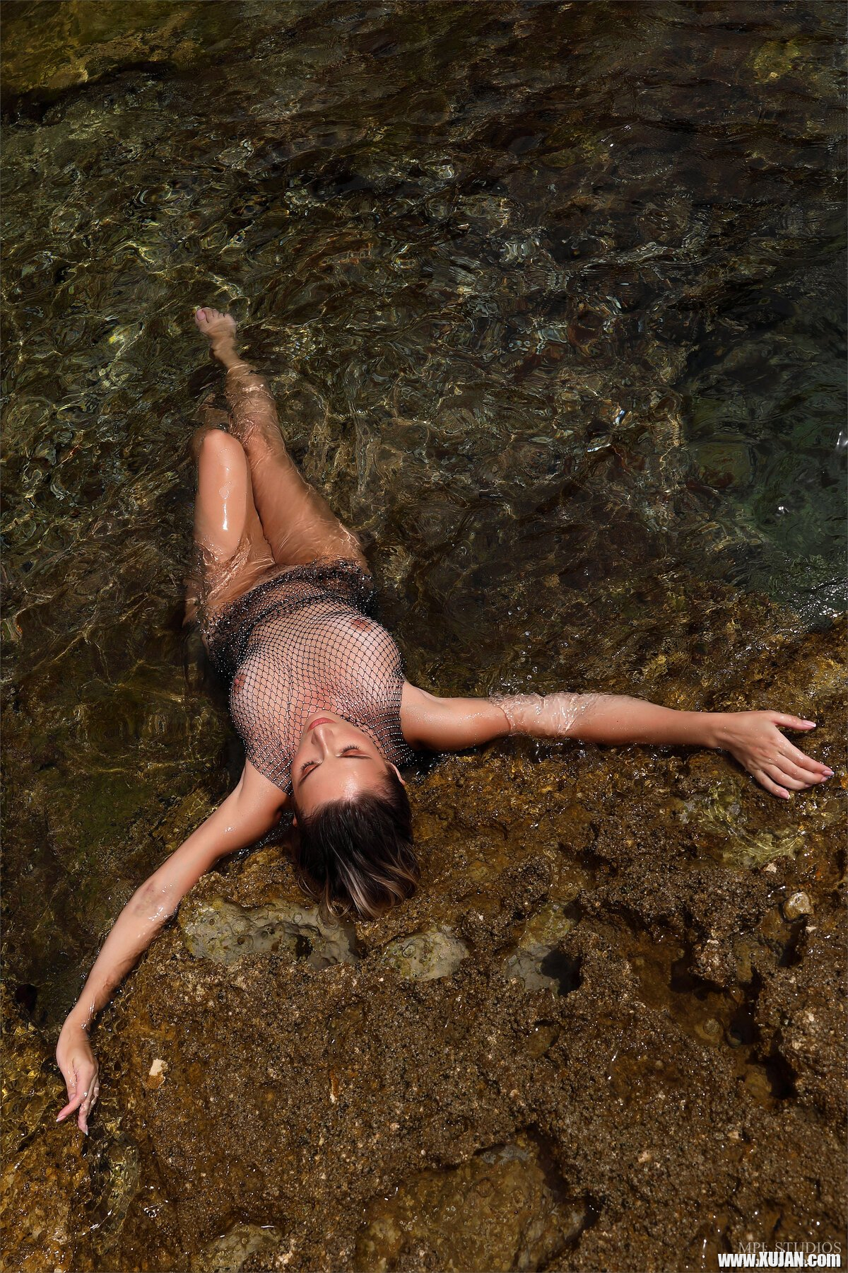 Sexy babe Cara Mell showing her hairy pussy by the ocean - Photo #715898