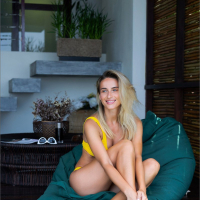 Playful stunner Cara Mell flaunts her fine body
