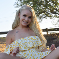 Pretty Bella Jane shoves a big banana up her pussy