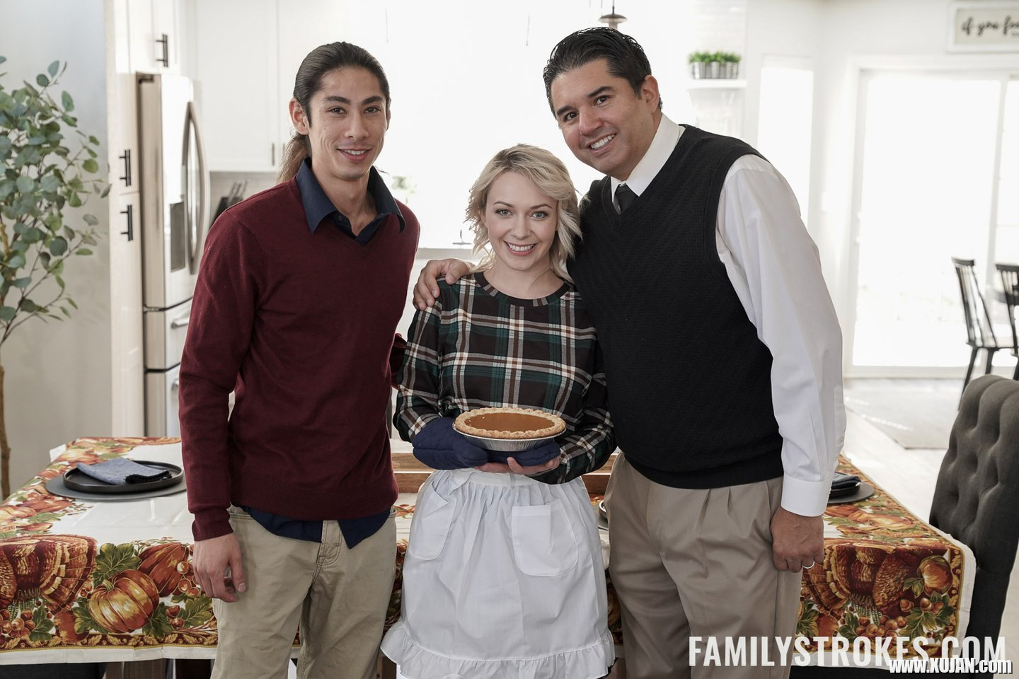 Wild blondie Ava Sinclaire feels thankful for her stepbrothers big cock - Photo #719857