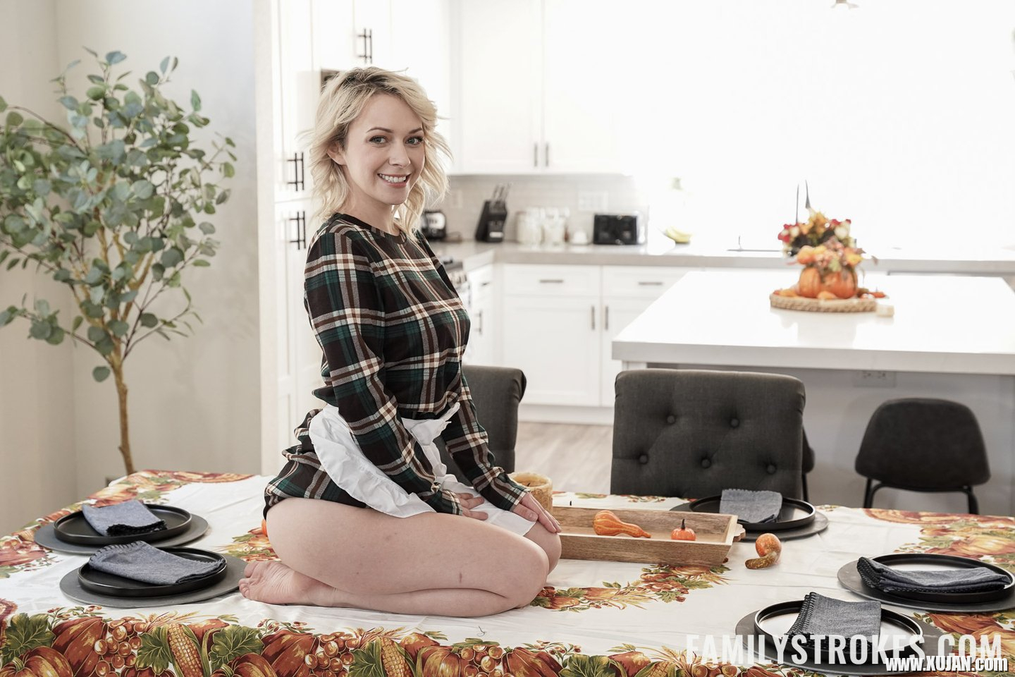 Wild blondie Ava Sinclaire feels thankful for her stepbrothers big cock - Photo #719860