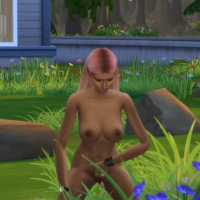 Finger fuck in the garden