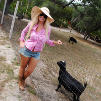 Kelley Cabbana takes off her Daisy Dukes outdoors