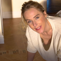 Hot housewife Aston Wilde on her knees teasing with barely visible nipples