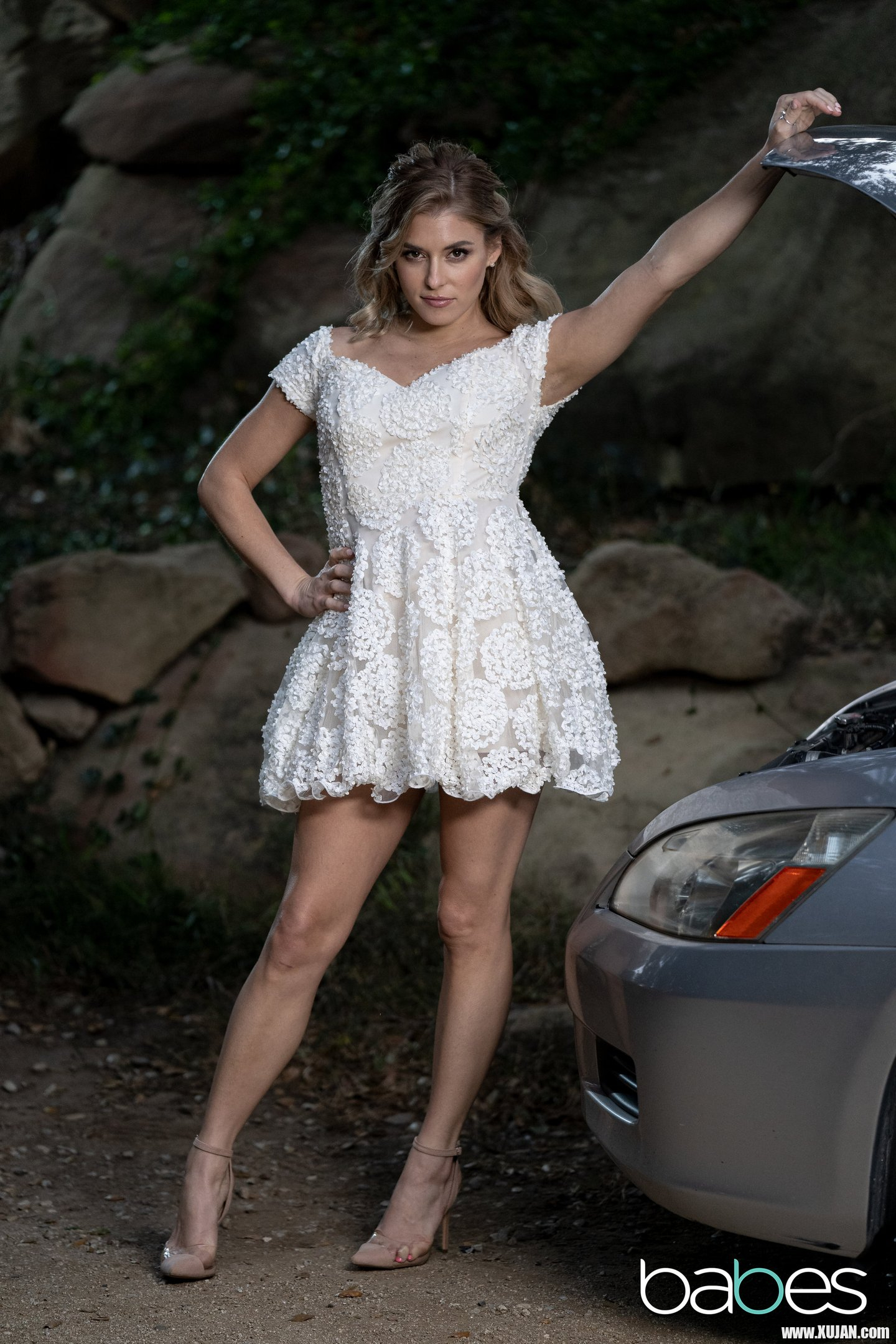 Nikki Peach drops white Dress craving for wild Sex - Photo #741644