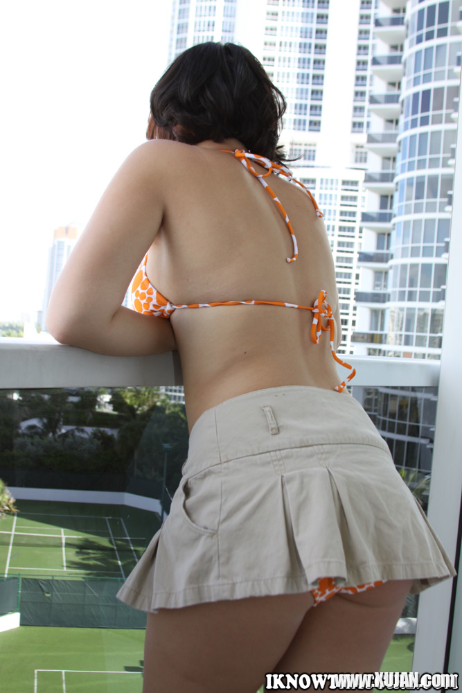 Amateur girlfriend Brooke Lee Adams shows her hot body outdoor - Photo #743752