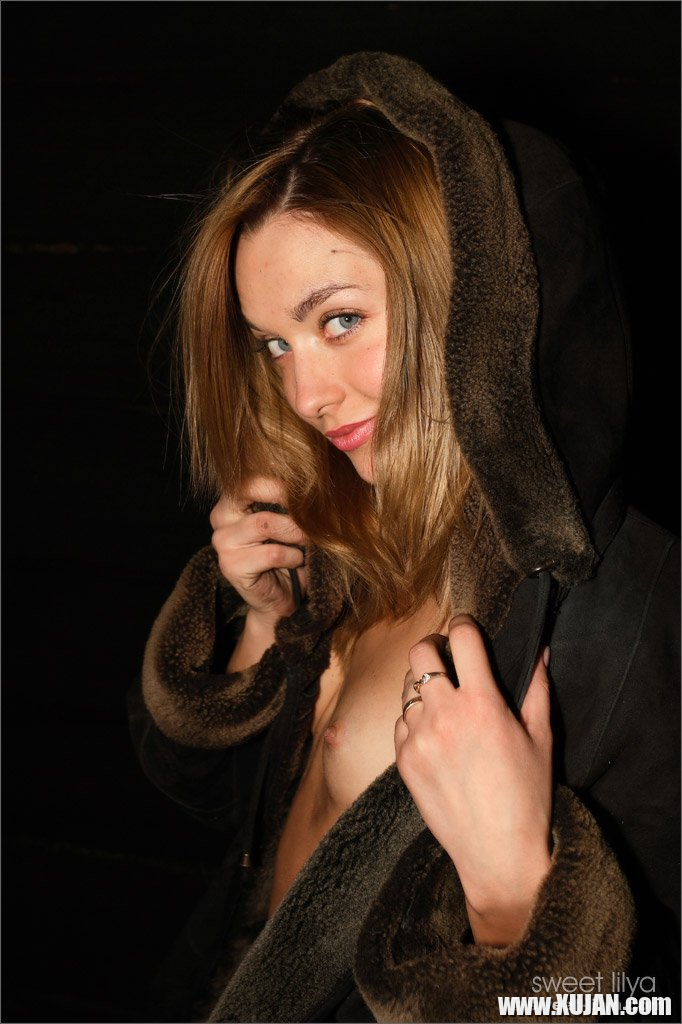 Sweet Lilya wearing sheepskin coat over nude body - Photo #744845