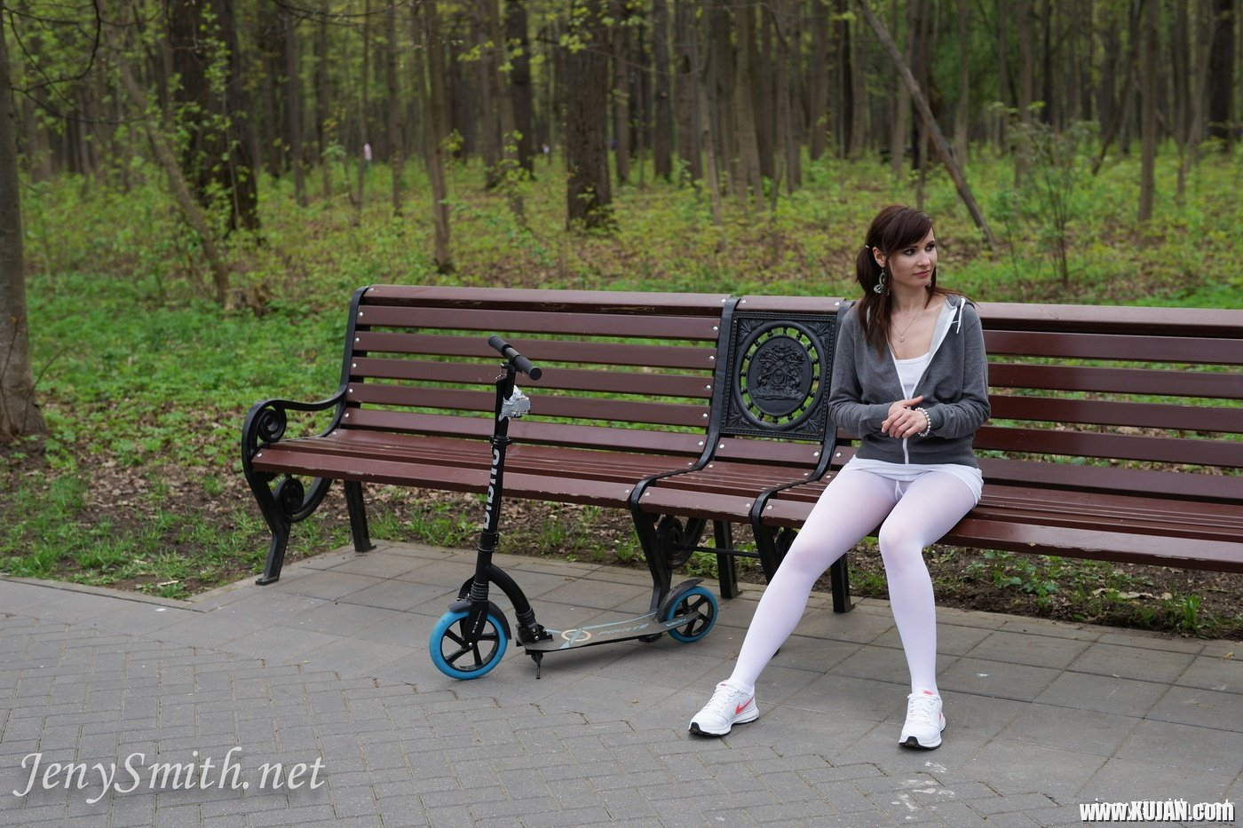 Sexy hottie Jeny Smith posing in white pantyhose outdoors - Photo #745556