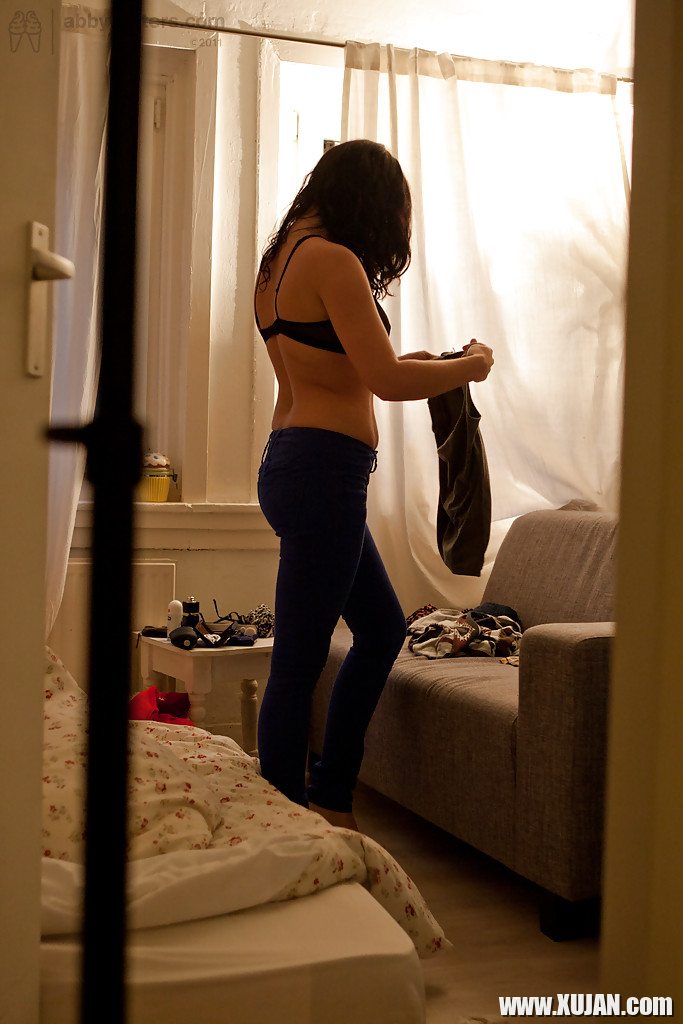 Busty amateur Mina is secretly filmed dressing her naked body - Photo #748637