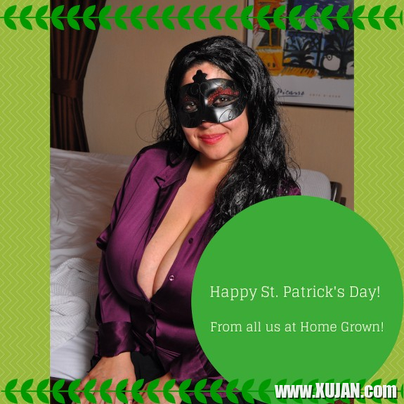 Sexy Holiday Homegrown Moments - Photo #749596