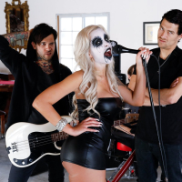 Filthy heavy metal fan Nina Elle serving few big throbbing dongs