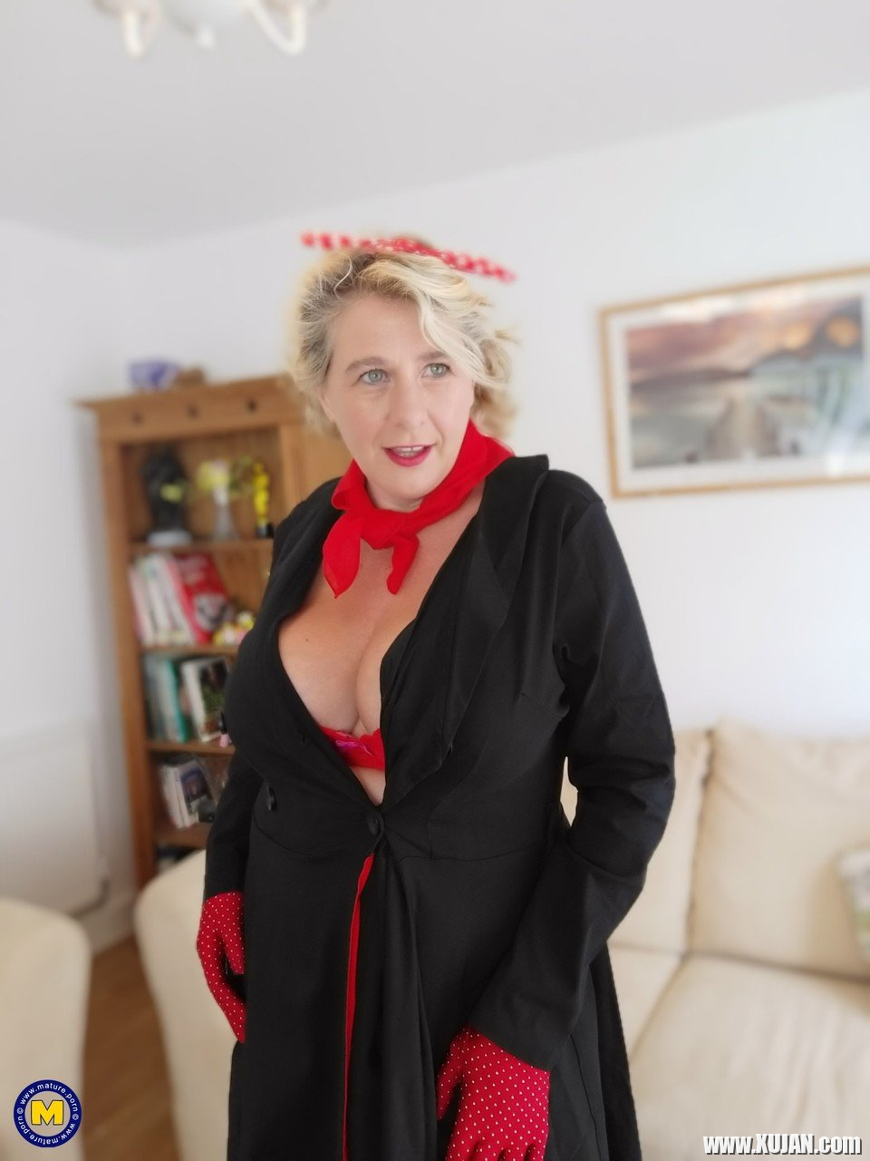 Busty Camilla Creampie showing off her red undies - Photo #755145