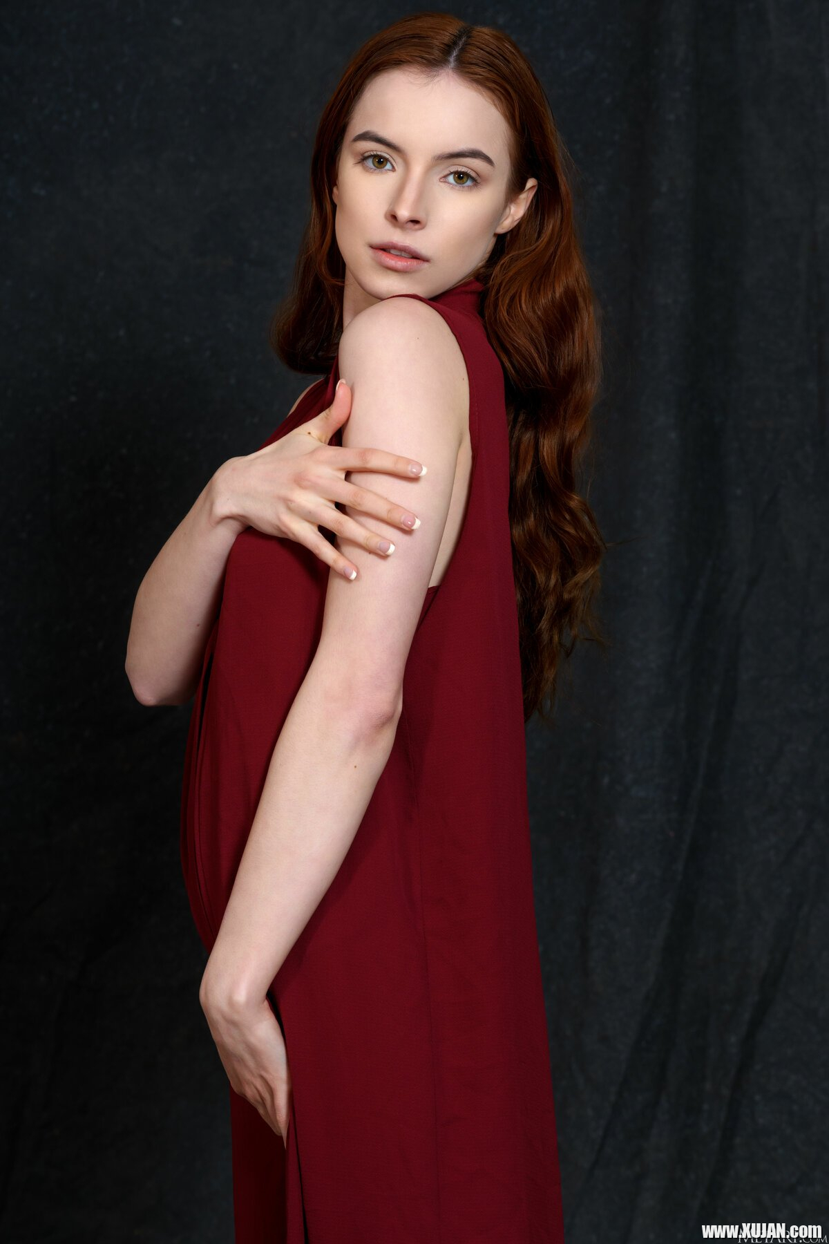 Sexy redhead babe Loren Sun strips naked exposing shaved snatch - Photo #764183