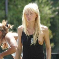 Paris Hilton really wants sex at a nightclub