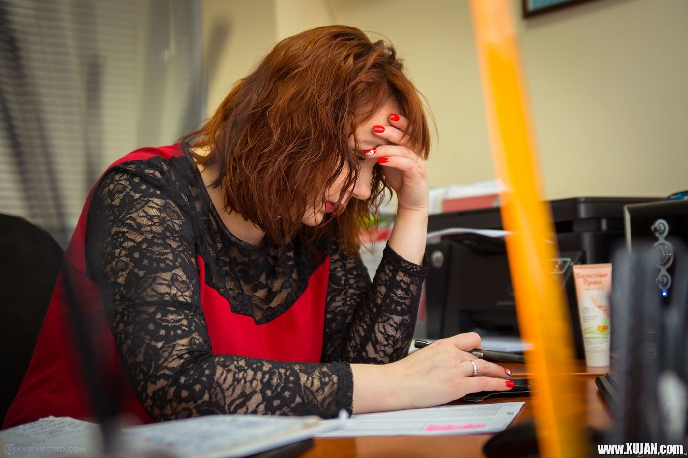 Redhead Katrin Porto teasing with her curvy body in the office - Photo #767172