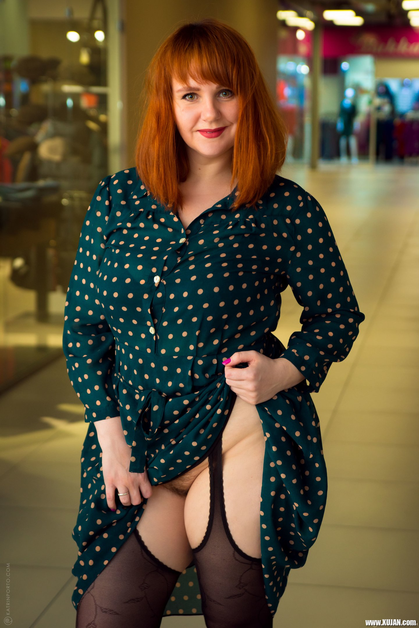 Busty Katrin Porto flashing her Snatch in Public - Photo #767314