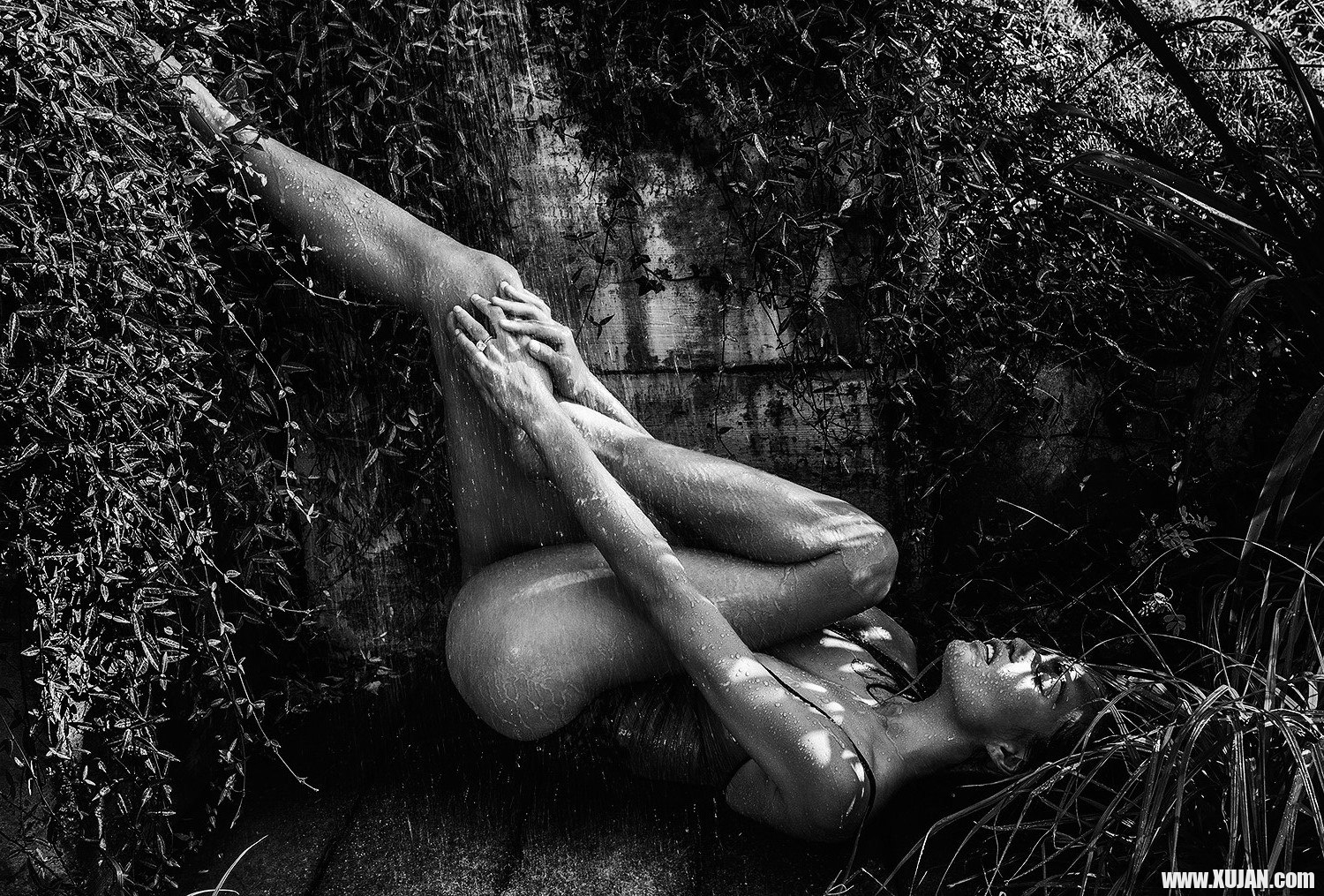 Nude Photos of Chrissy Teigen - Photo #781195