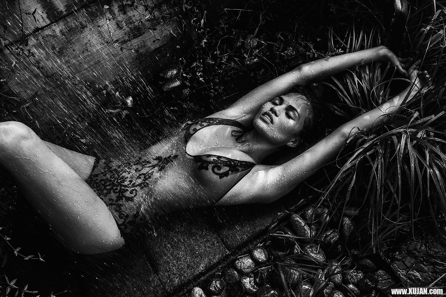 Nude Photos of Chrissy Teigen - Photo #781196