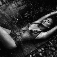 Nude Photos of Chrissy Teigen