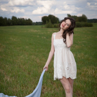 Babe Serena Wood takes everything off in a Field