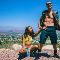 Ebony Olivia Jayy reveals her slim body outdoors