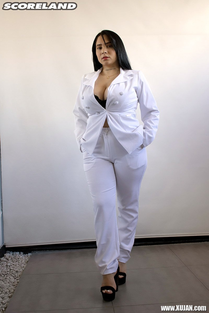 Hot Kim Velez plays with her magic hooters - Photo #794529
