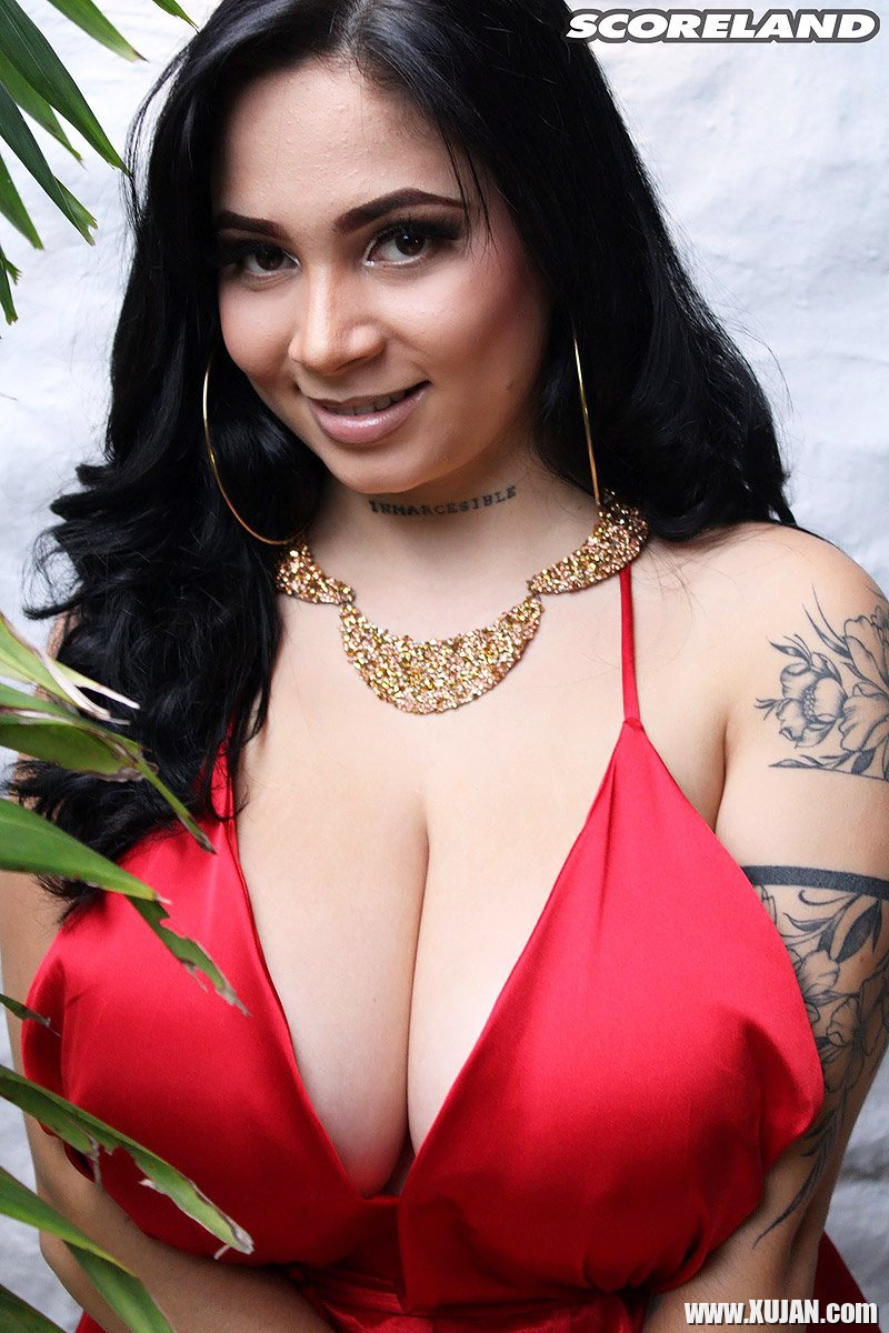 Busty Kim Velez peels off sexy red dress - Photo #794547