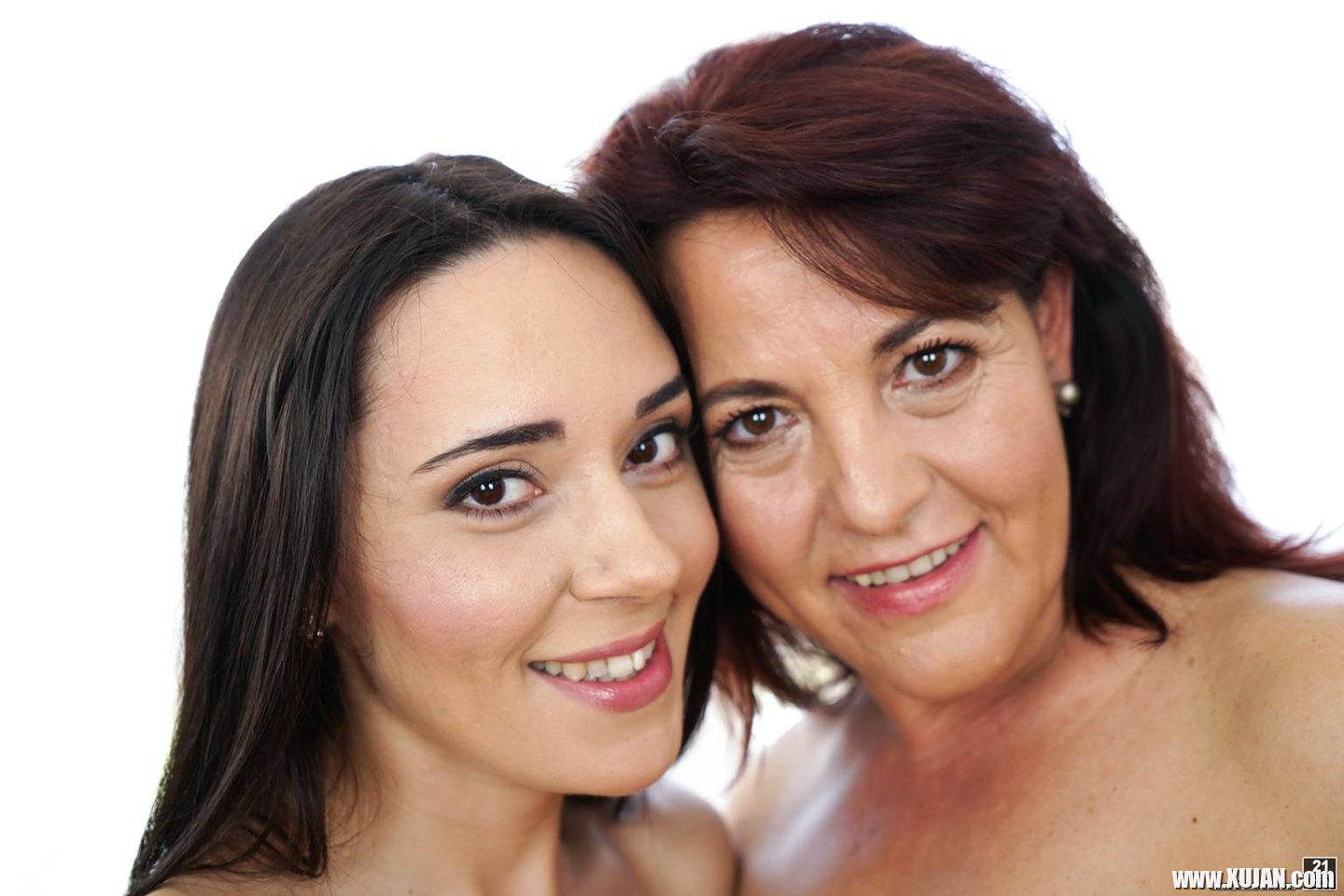 Kerry Cherry has hot lesbo Fun with a horny Mature - Photo #798214