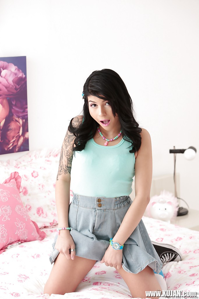 Brunette Latina teen Sadie Pop draws attention to her cock craving pussy - Photo #804964