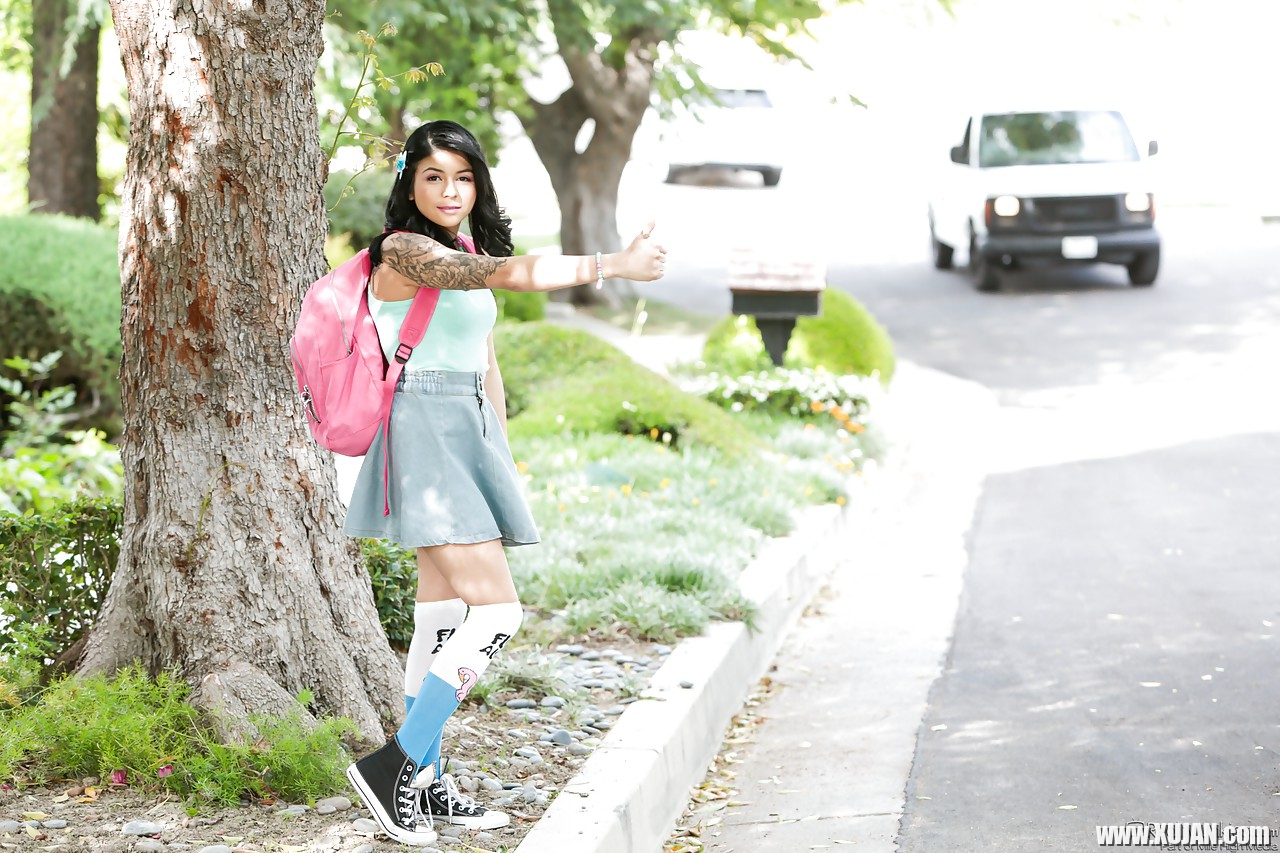 Cute teen Sadie Pop picked up on street by Tommy Gunn for hardcore sex - Photo #804979