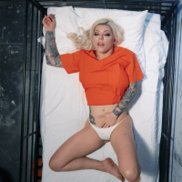 Wild prisoner Karma Rx gets exposed by security guard