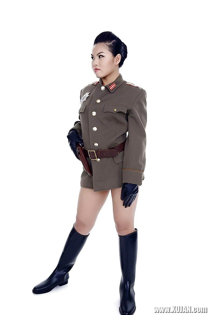Oriental pornstar Cindy Starfall posing solo in military garb - Photo #820490