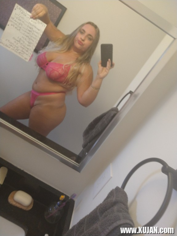 Nerkayatsnum enq NC neri sireli tmblik PAWG Kyla Bloom Curves y - Photo #821002
