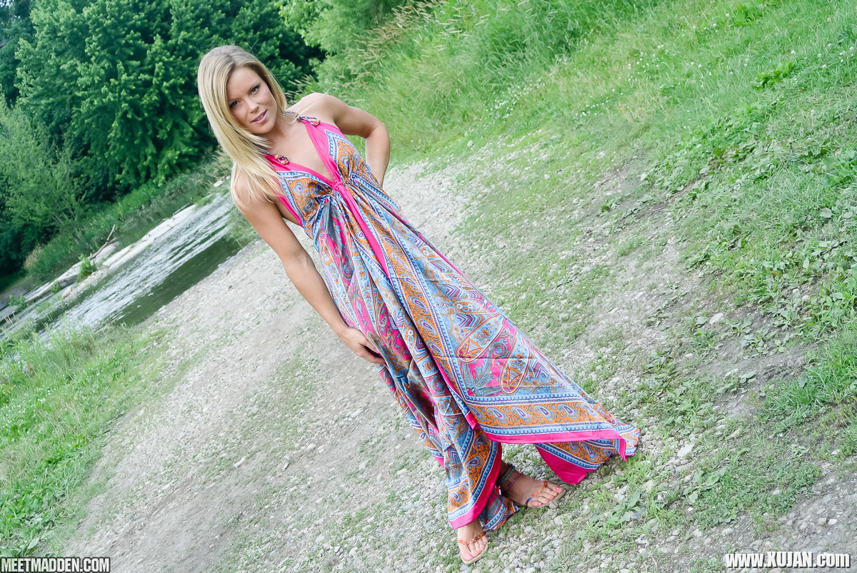 Beautiful blonde Meet Madden getting naked by a creek - Photo #824333