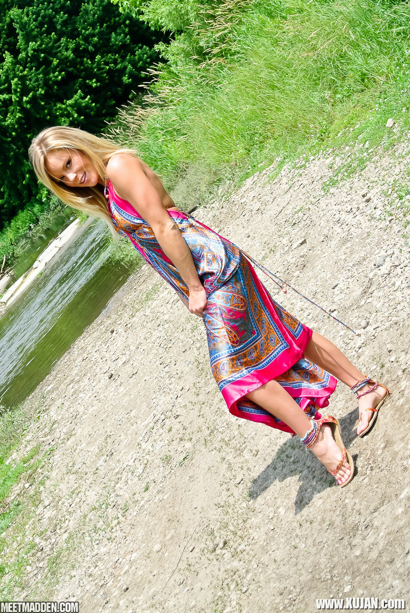 Beautiful blonde Meet Madden getting naked by a creek - Photo #824334
