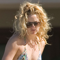 Kate Hudson nude tits and great bikini ass