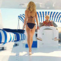 Kate Hudson nude tits and great bikini ass