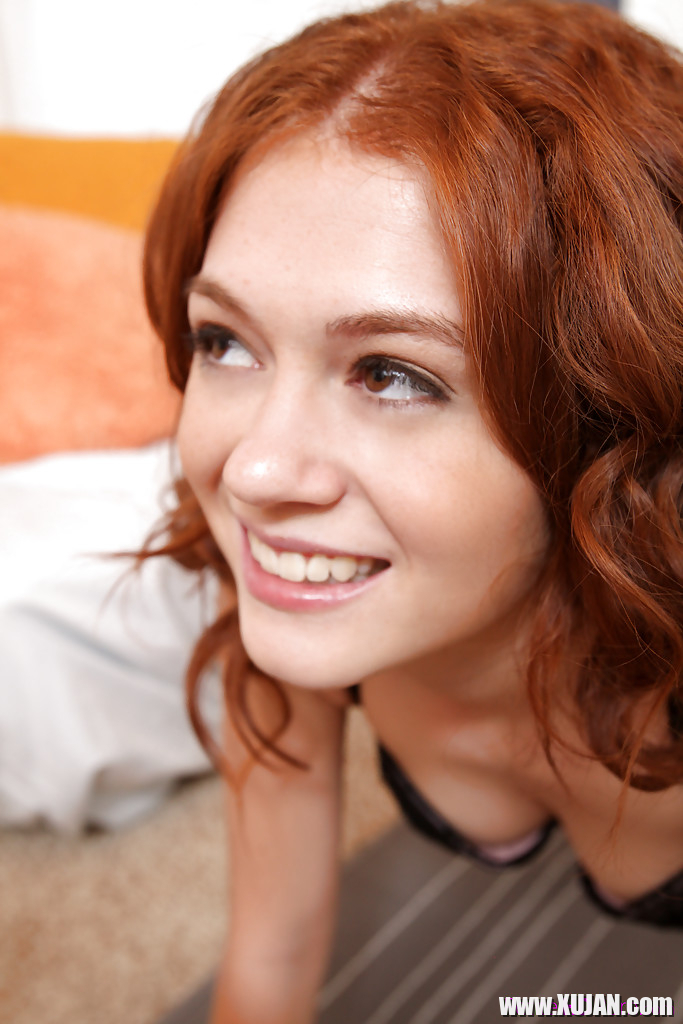 Curlyhaired teen Alice Green is playing with her juicy ass - Photo #825307