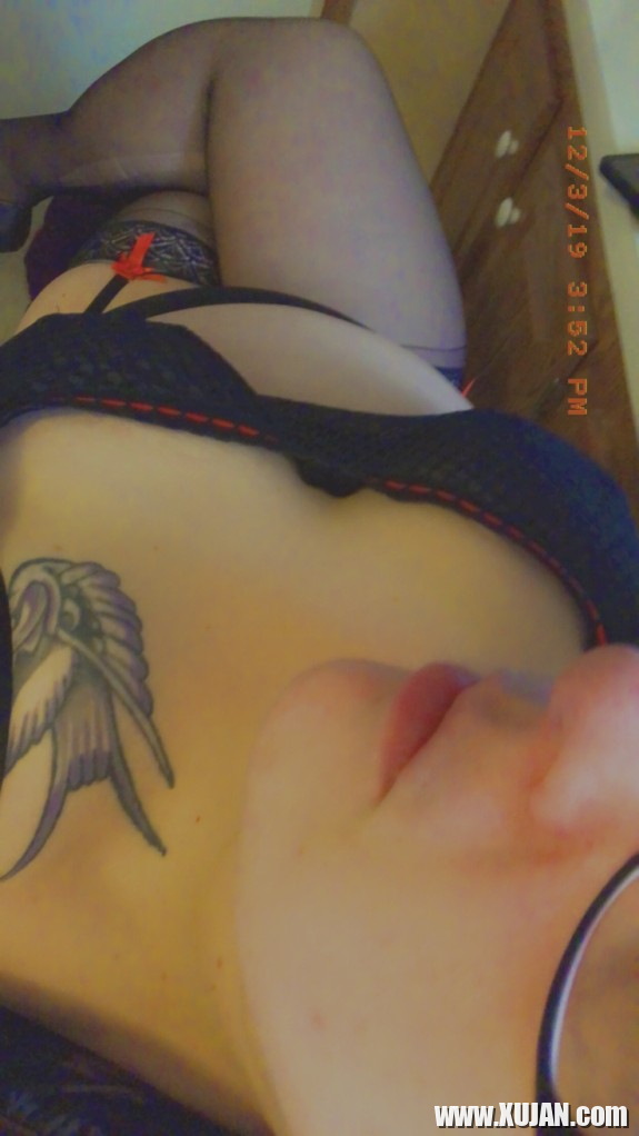 Whorsquos fucking horny - Photo #832857