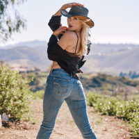 Wild blond babe Jazlyn Ray gets seduced and ravished by shady stranger