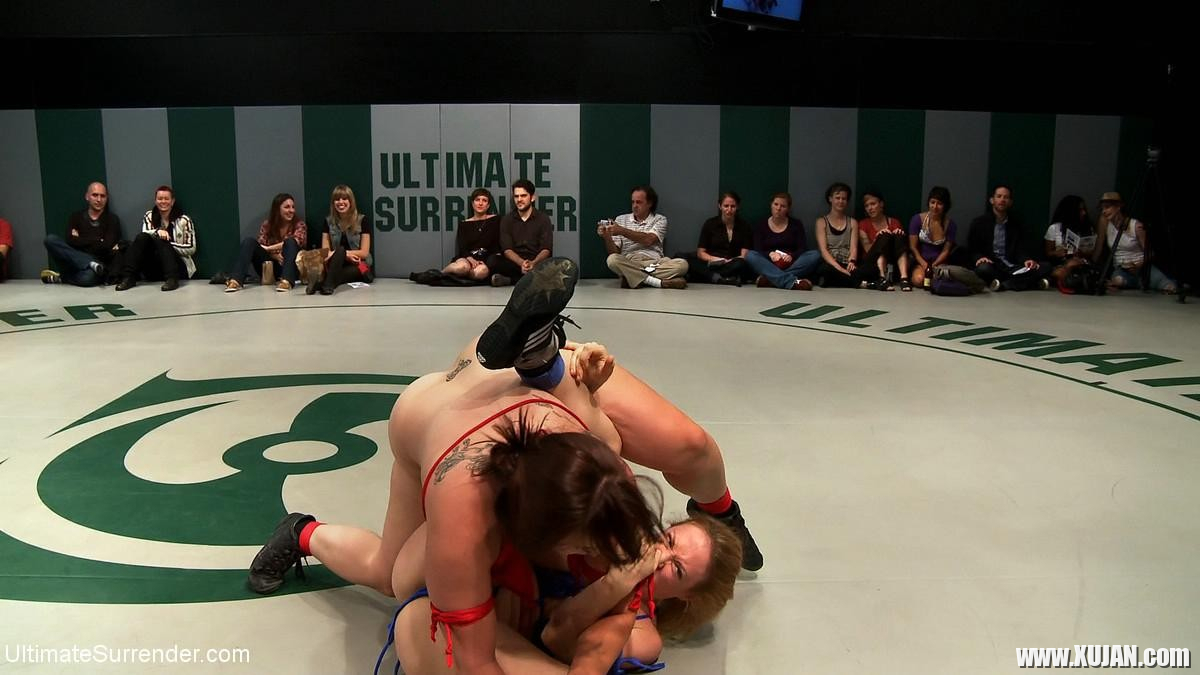 Group of lesbian girls in nonscripted lesbian wrestling fight - Photo #853150